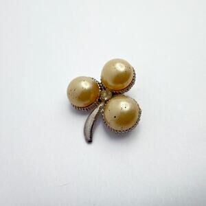 Vintage 1960s Clover Brooch Faux Pearl Rhinestone Pin Mid Century Unsigned